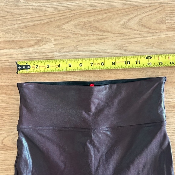 5/$20🎉 SPANX Burgundy Faux Leather Leggings Large - Picture 8 of 10